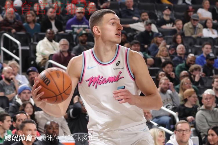 热火官方：约维奇右手肘受伤离场治疗，本场比赛不会回归